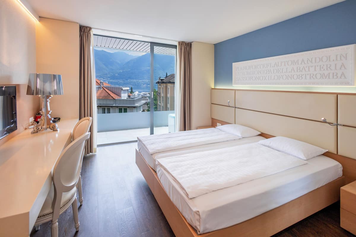 Chambre Double Confort, balcon, vue lac