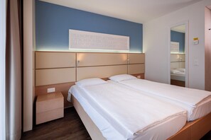 Comfort-Doppelzimmer, Balkon | Minibar, Zimmersafe, Schreibtisch, Bügeleisen/Bügelbrett