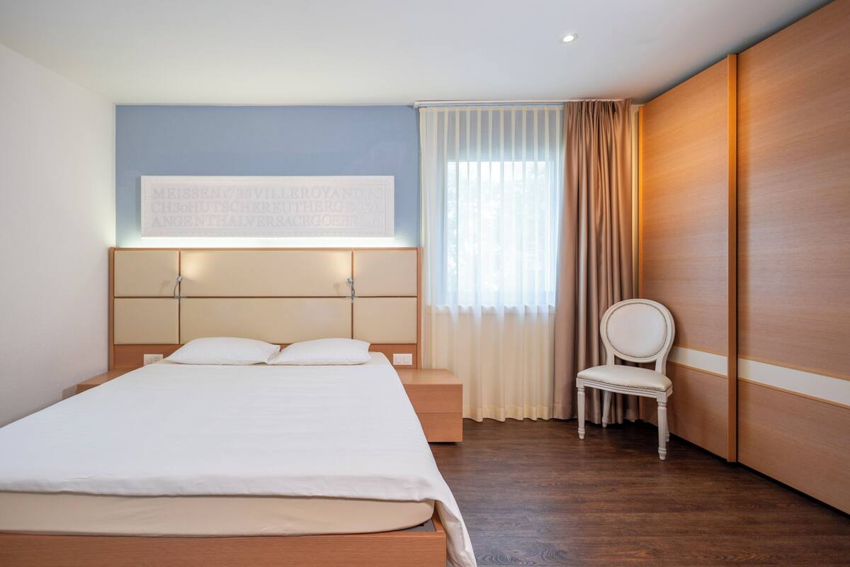 Queen Double Room
