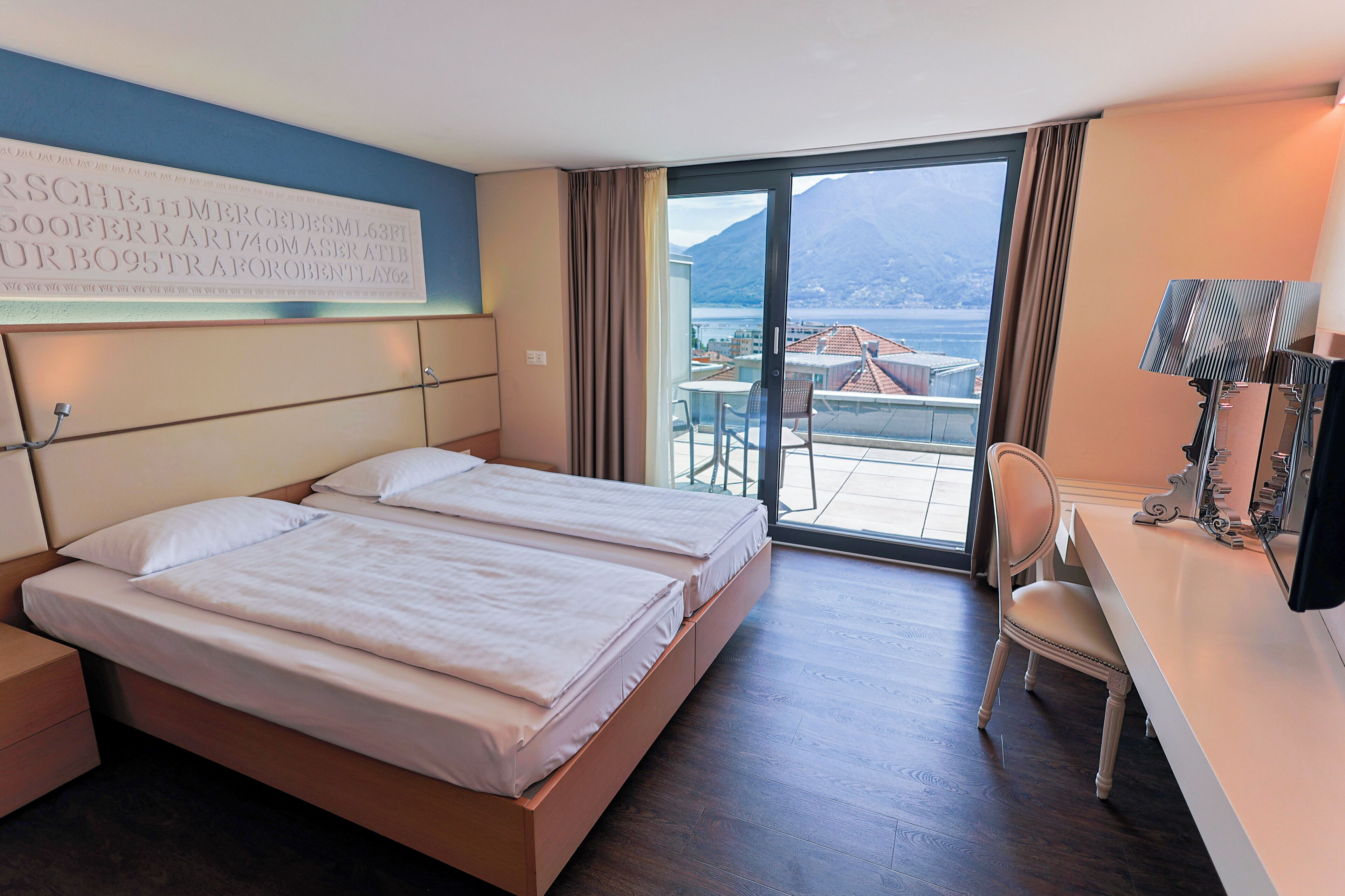 Panorama Deluxe, Balcony | Minibar, in-room safe, desk, iron/ironing board (on request)