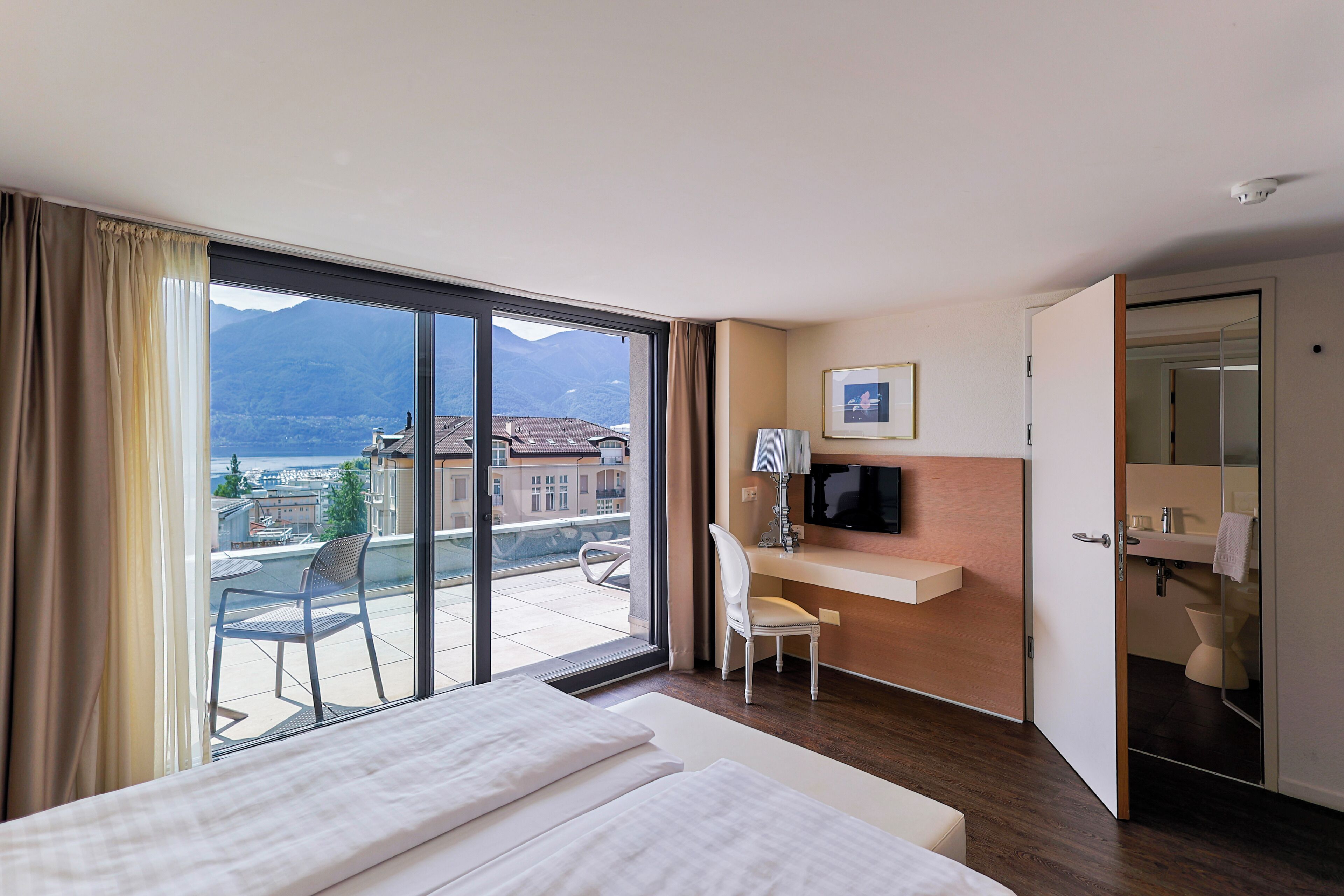 Panorama Double Room, Balcony | Minibar, in-room safe, desk, iron/ironing board (on request)