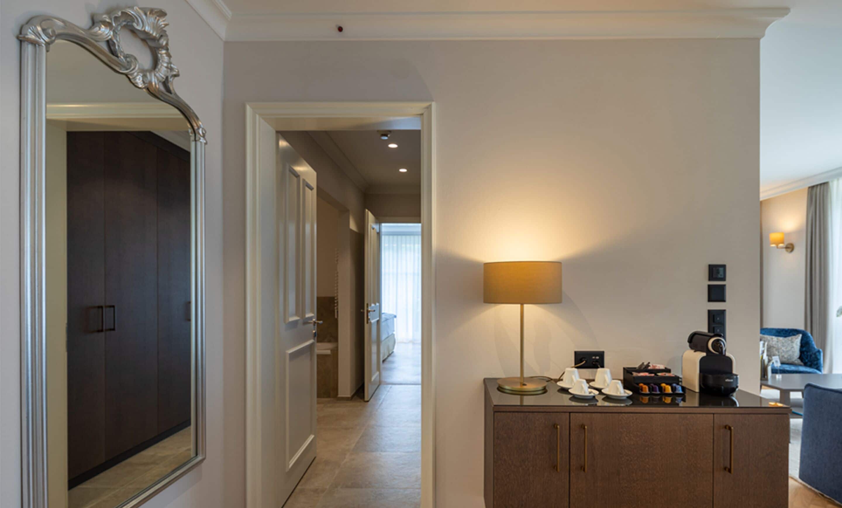 premium corner suite | 1 bedroom, hypo-allergenic bedding, minibar, in-room safe