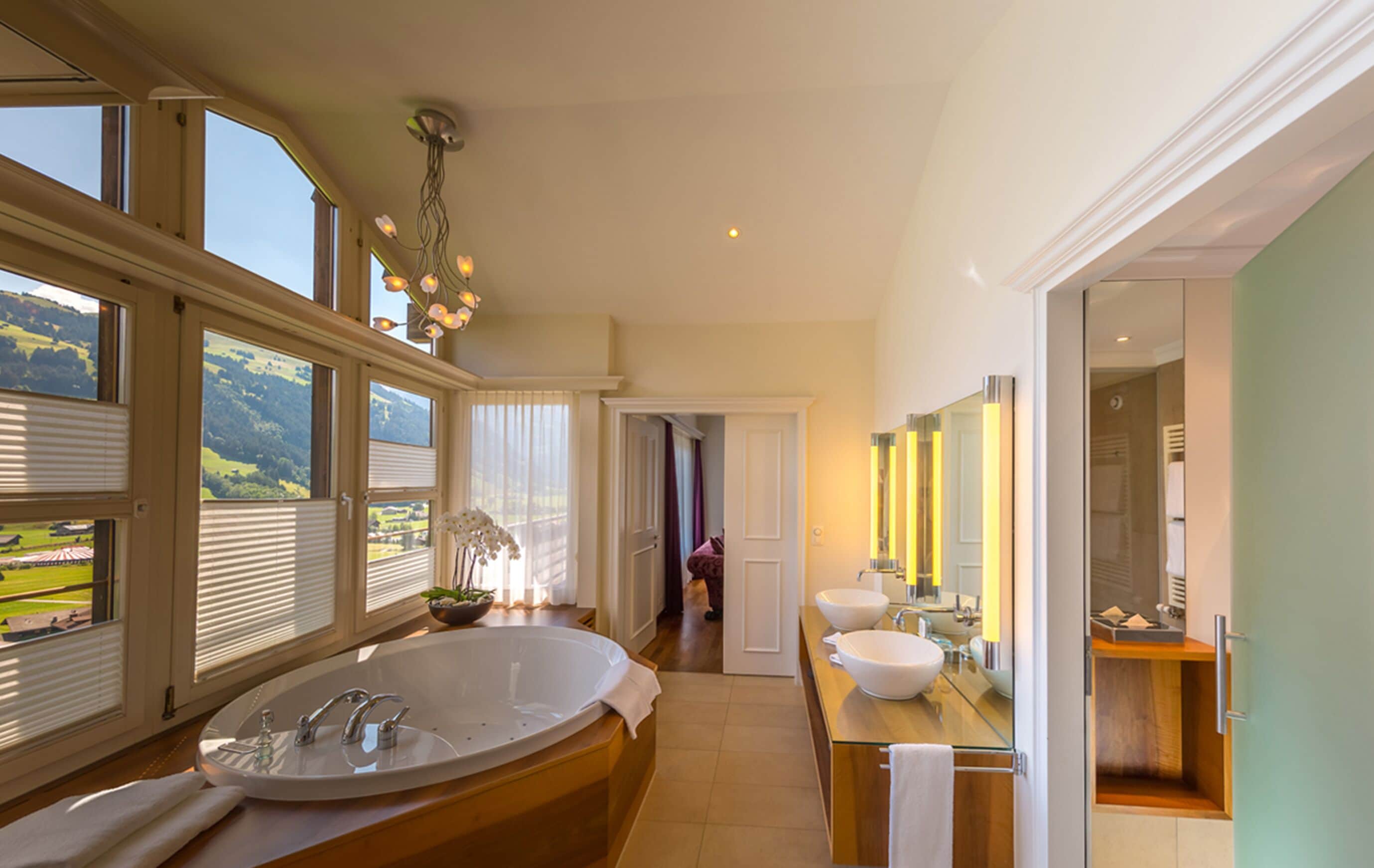 luxury panorama spa suite  | bathroom | shower, free toiletries, hair dryer, bathrobes
