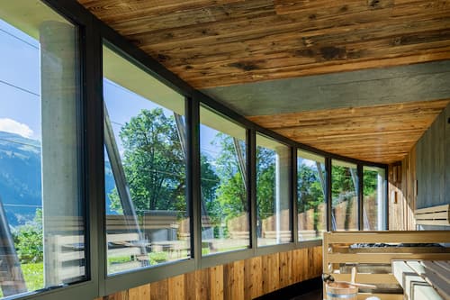 Couples treatment room(s), sauna, hot tub, hot springs/mineral springs