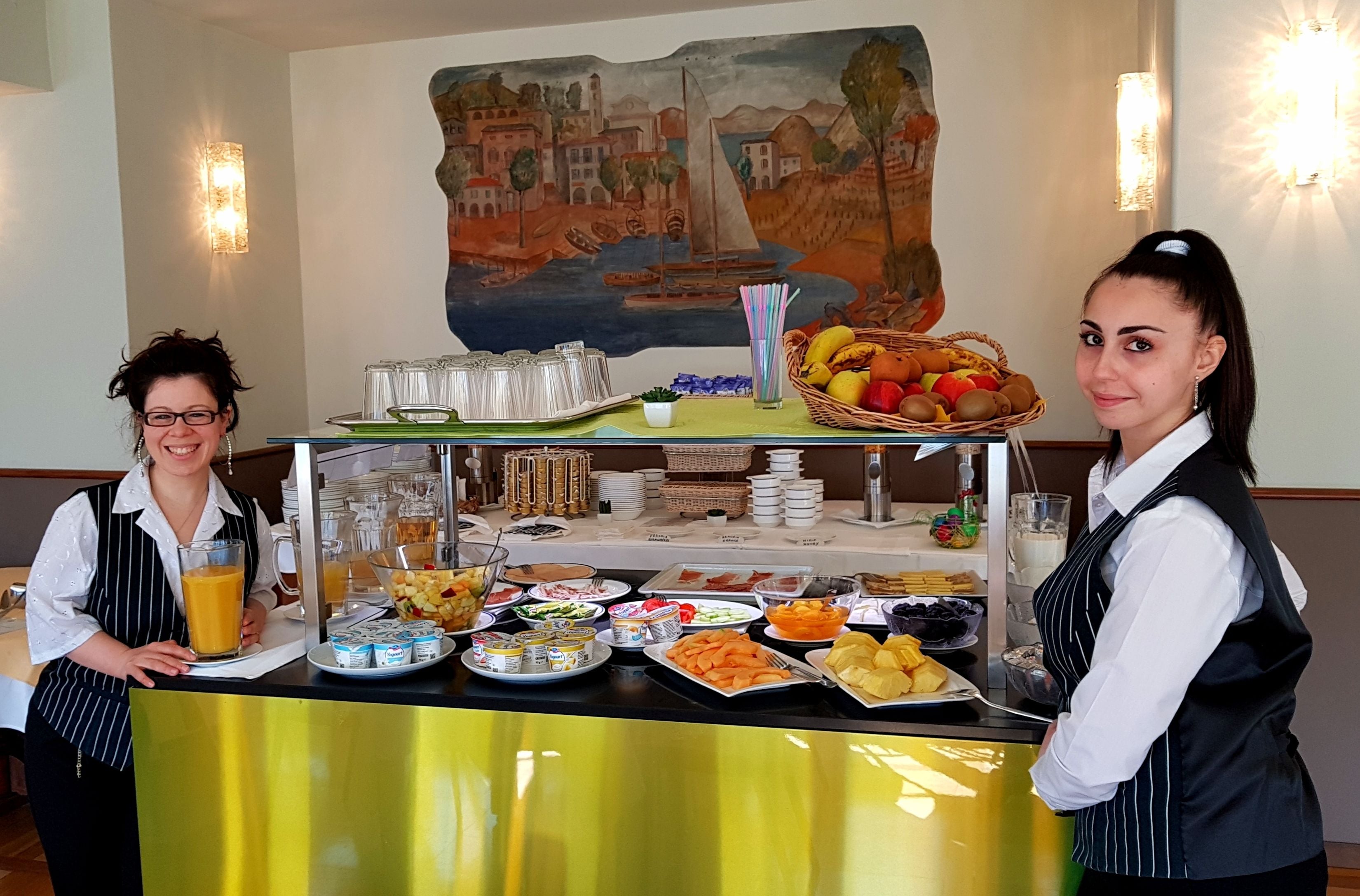 free daily full breakfast