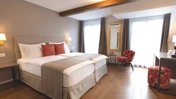 Coffres-forts dans les chambres, bureau, rideaux occultants