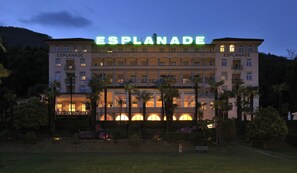 Fachada del alojamiento - Noche