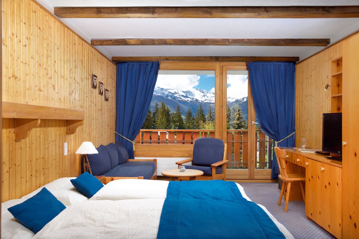 standard double room | premium bedding, minibar, in-room safe, individually furnished