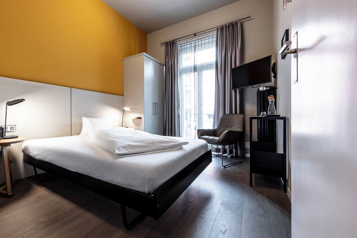 Soundproofing, alarm clocks