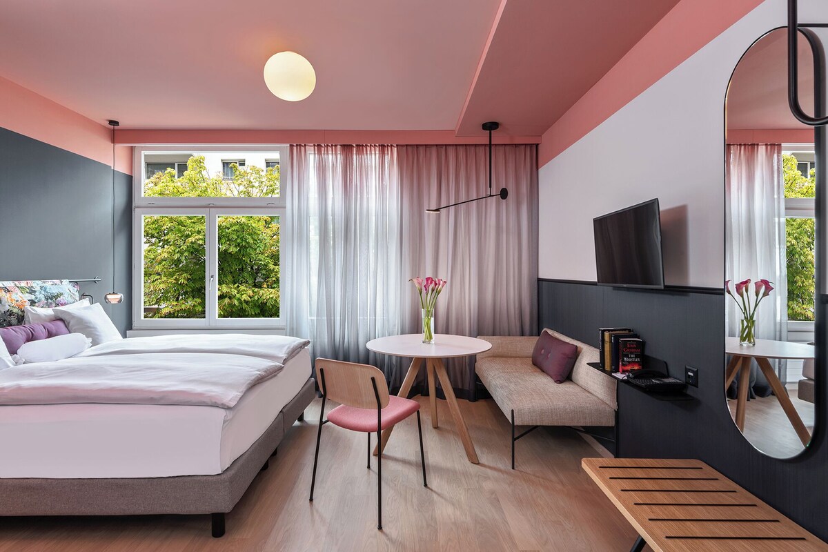Premium bedding, minibar, in-room safe, soundproofing