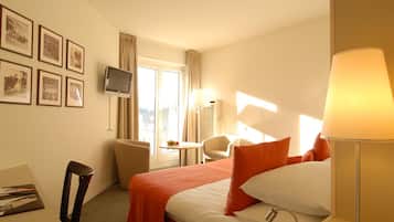 Panoramic Single Room | Hypo-allergenic bedding, down comforters, minibar, in-room safe