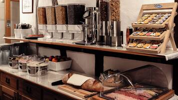 Free daily buffet breakfast