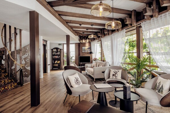 Lounge - Hotel Chalet Swiss (Unterseen)