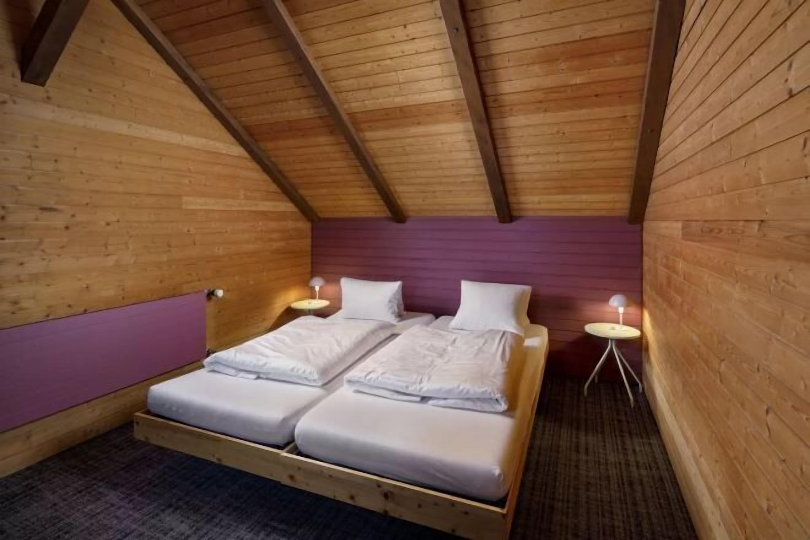 In-room safe, free WiFi, bed sheets