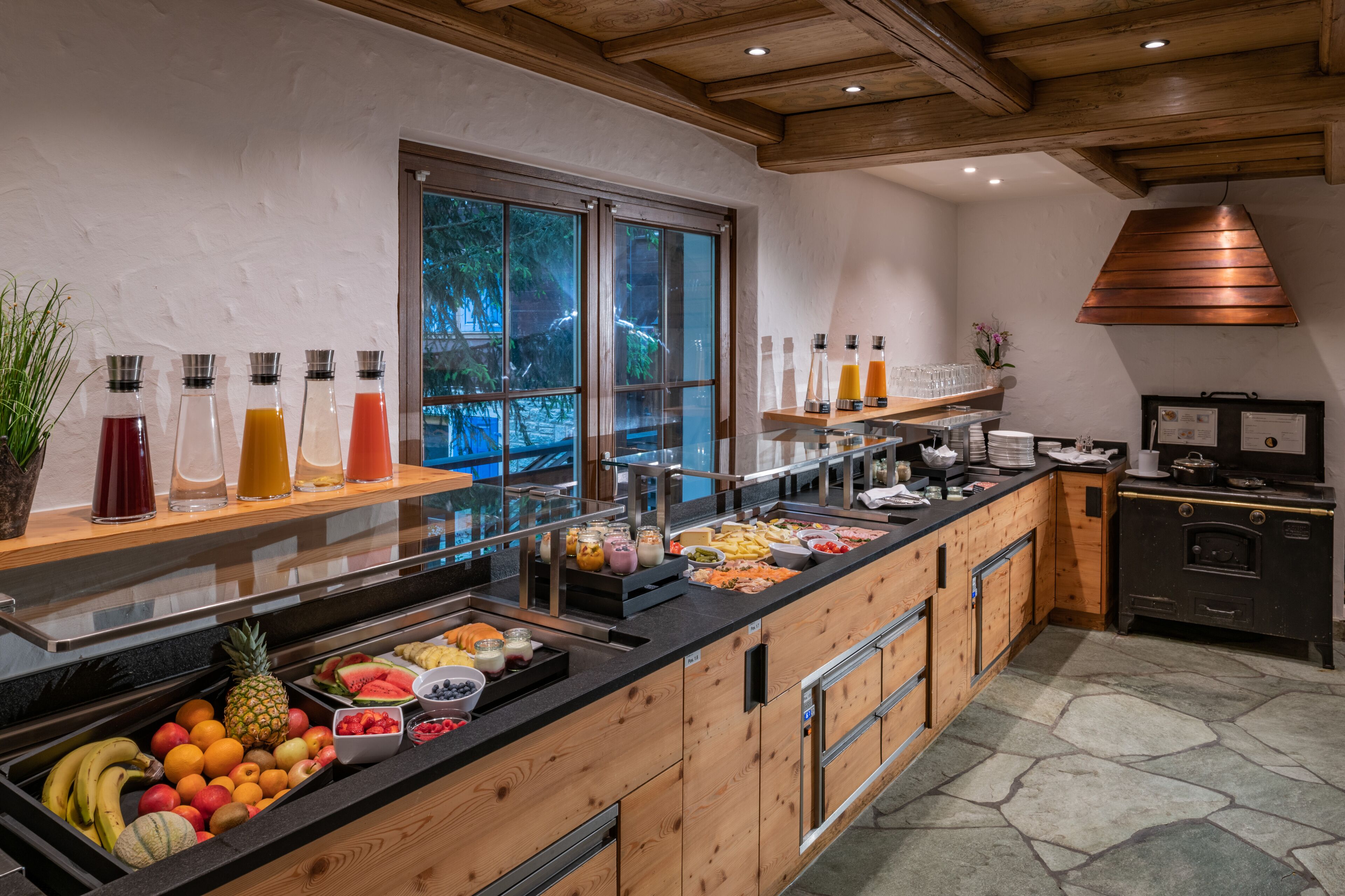 breakfast and dinner served