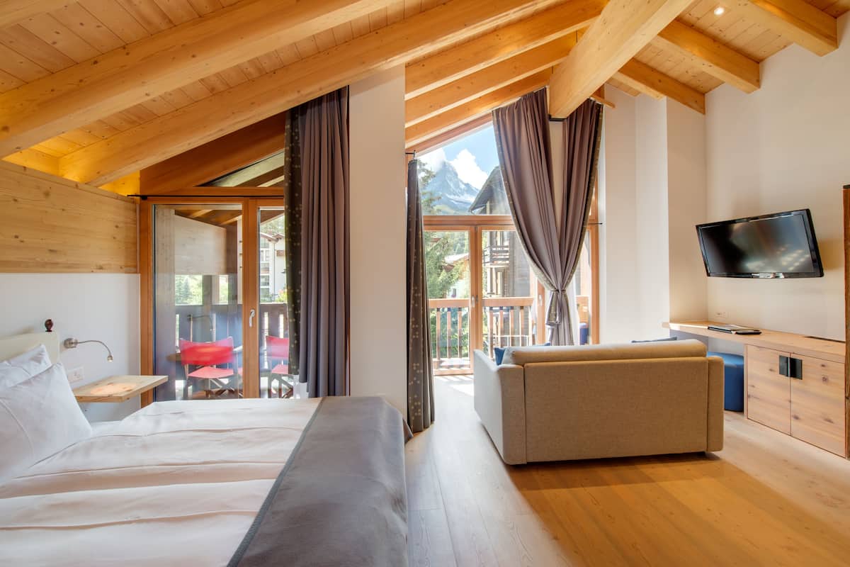 Superior Double Room, 1 Double Bed, Mountain View