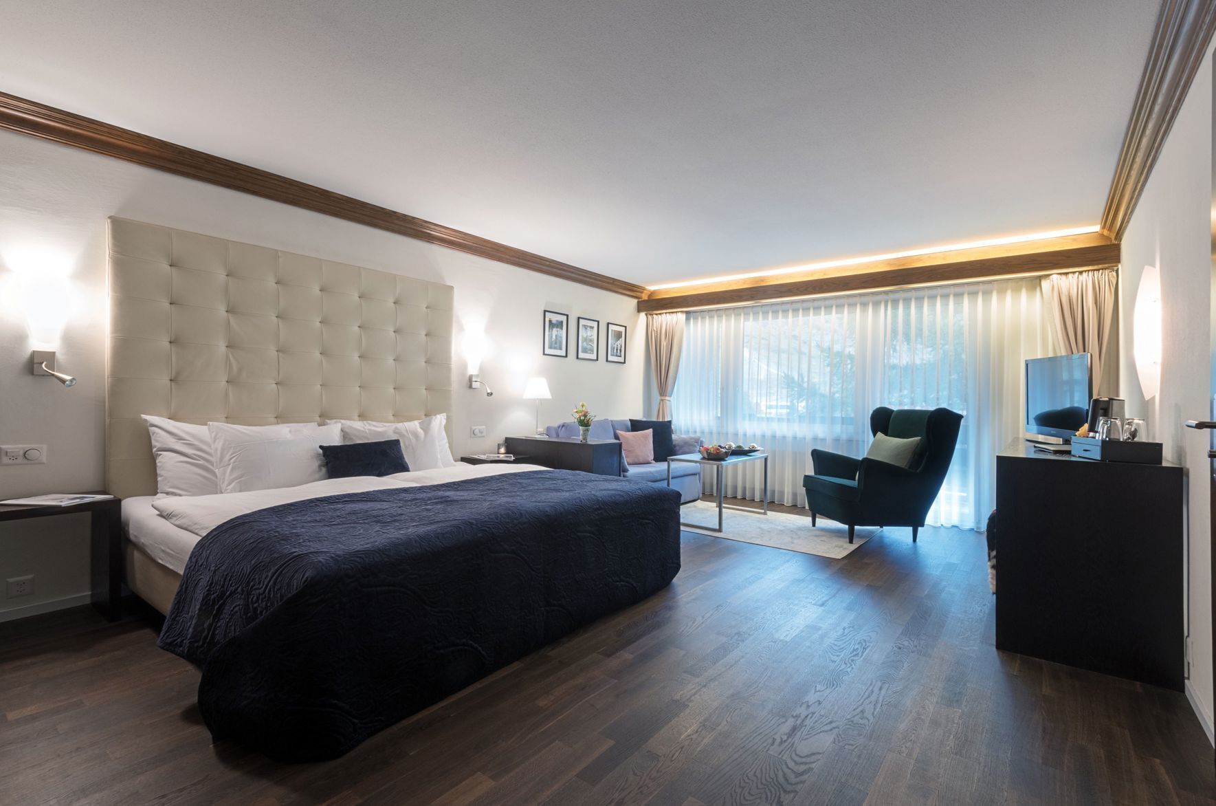 저자극성 침구, 미니바, 객실 내 금고, 책상