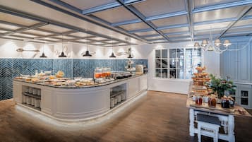 Tägliches inbegriffenes Frühstücksbuffet