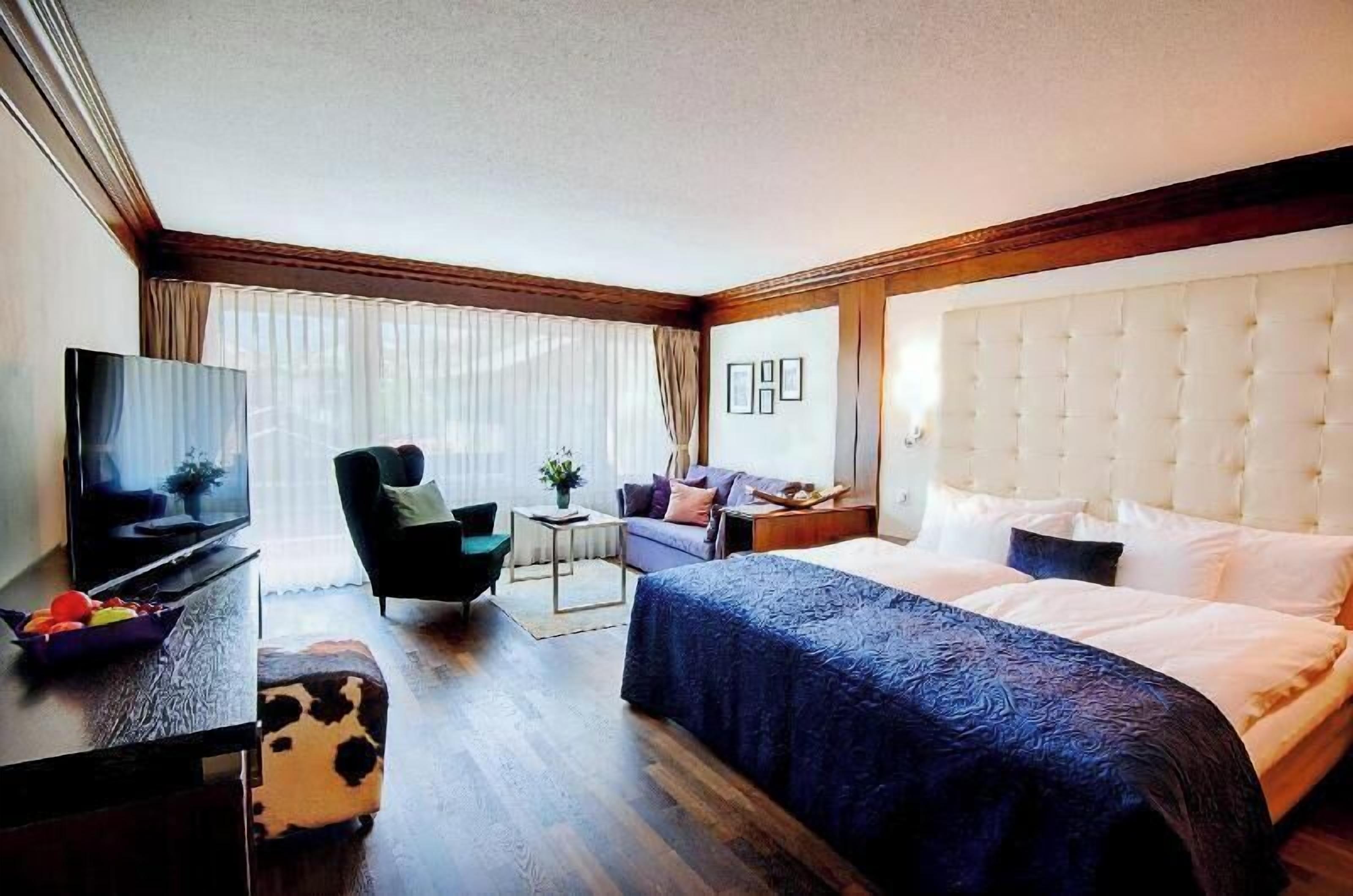 저자극성 침구, 미 니바, 객실 내 금고, 책상