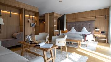 1 bedroom, premium bedding, minibar, in-room safe