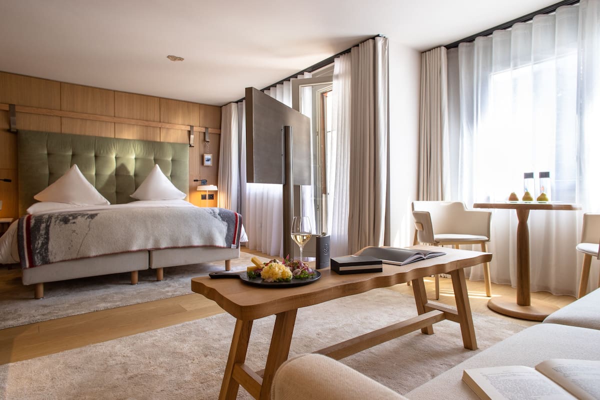 1 bedroom, premium bedding, minibar, in-room safe