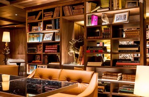Bar lounge