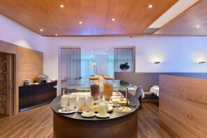 Colazione a buffet inclusa, servita tutte le mattine 