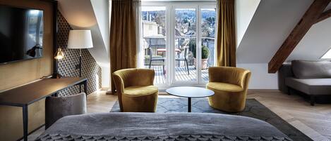 Chambre Deluxe avec lits jumeaux, terrasse | Literie hypoallergénique, minibar, coffre-fort, bureau