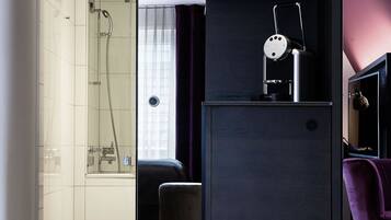 Chambre Standard, 1 grand lit | Salle de bain