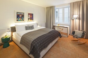Phòng đôi (Plus) | Bộ đồ giường cao cấp, chăn bông, minibar, két bảo mật tại phòng 