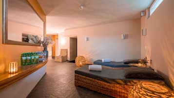 Sauna, steam room