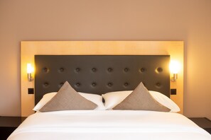 1 bedroom, premium bedding, down duvets, minibar
