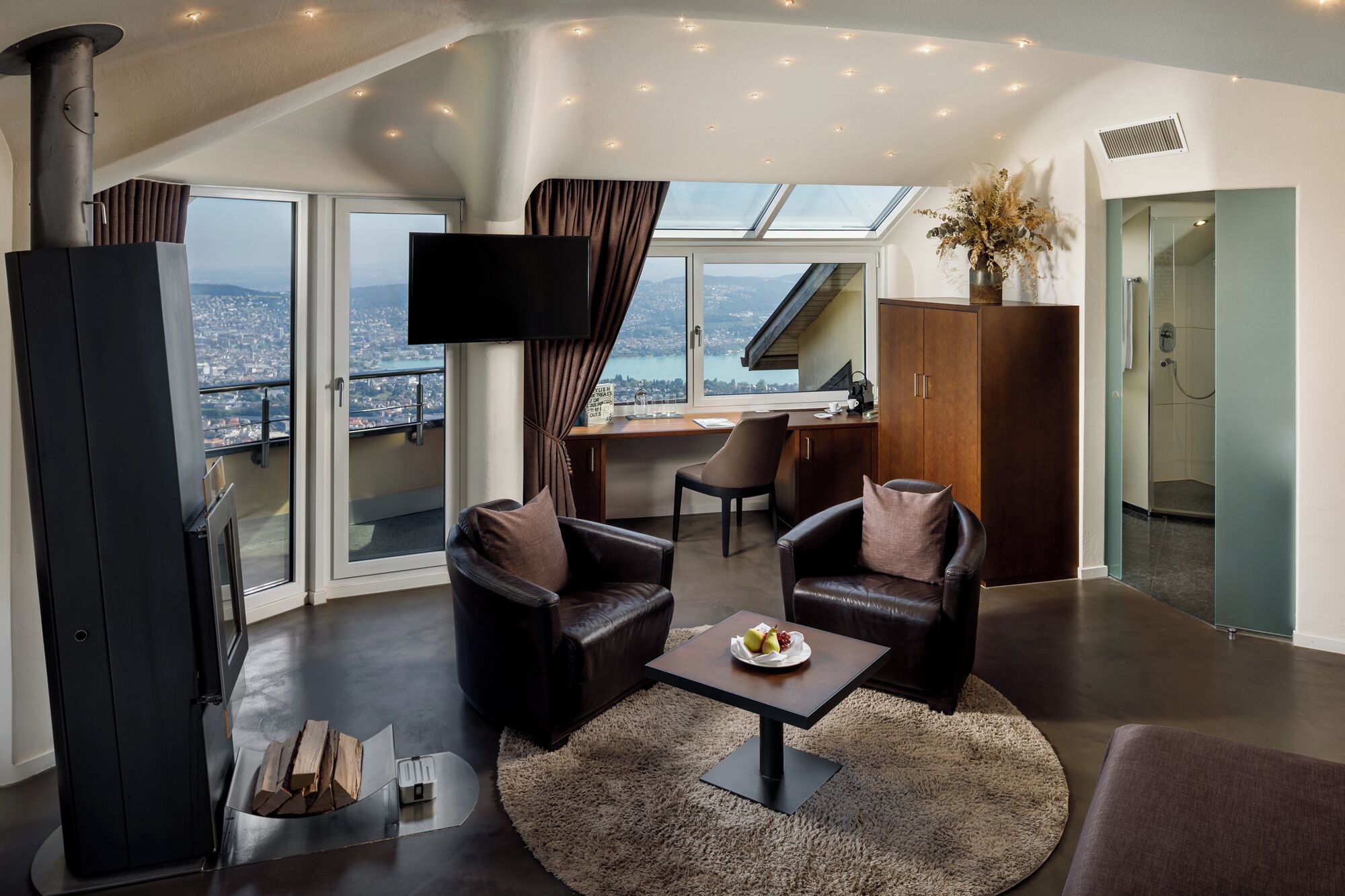 Tower Suite | Ropa de cama de alta calidad, edredón y minibar 