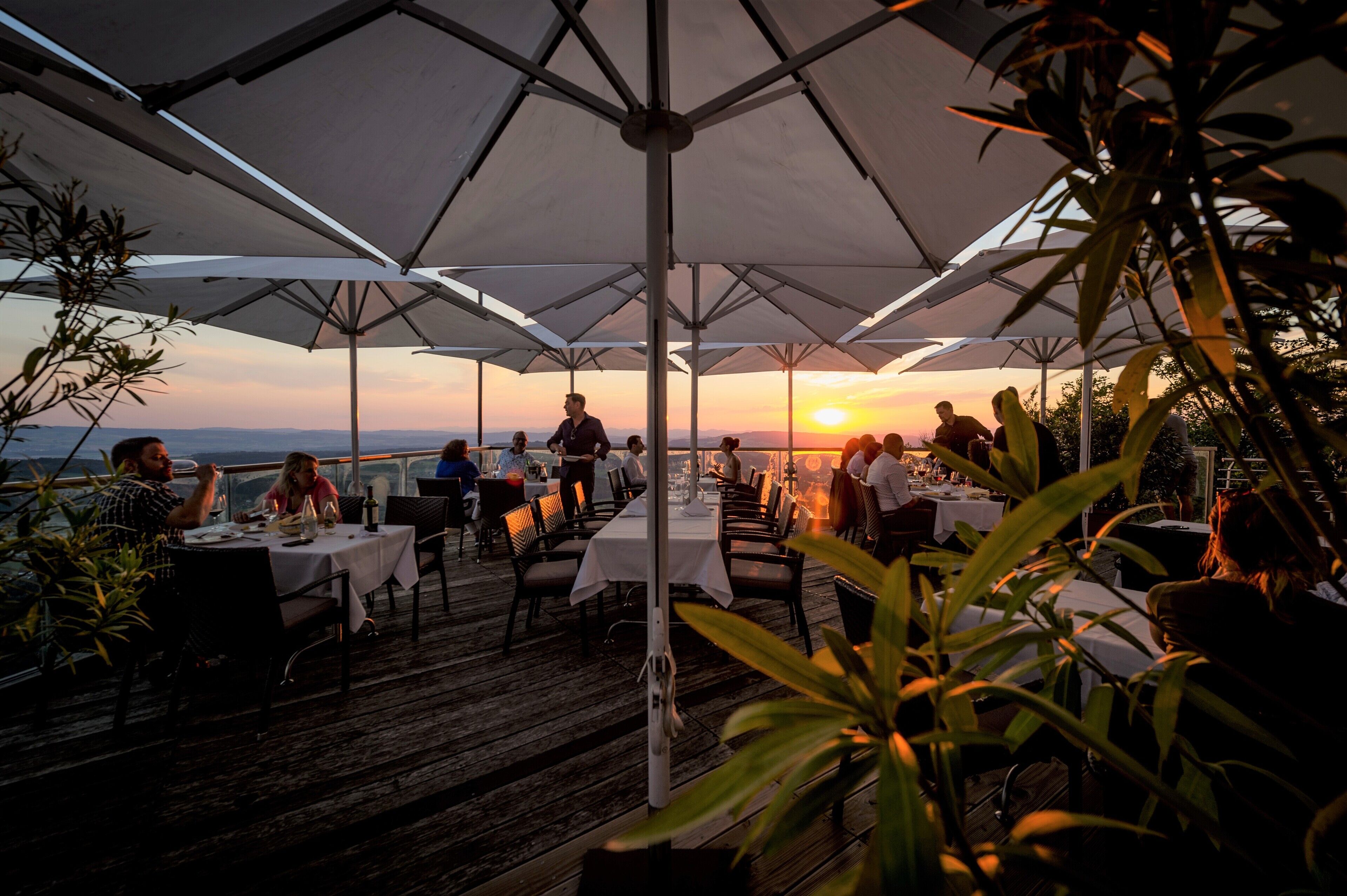 breakfast, lunch, dinner served; regional cuisine