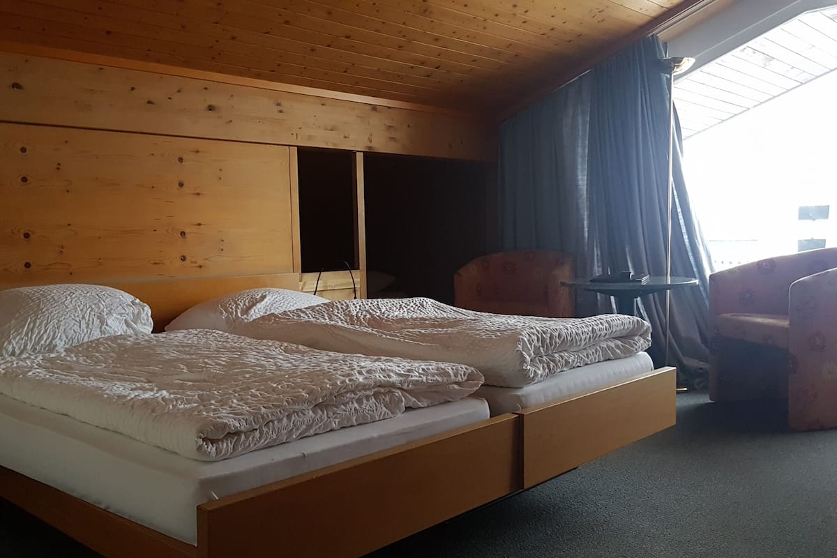 Double Room with external bathroom | Minibar, desk, internet