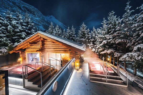 Bain à remous extérieur