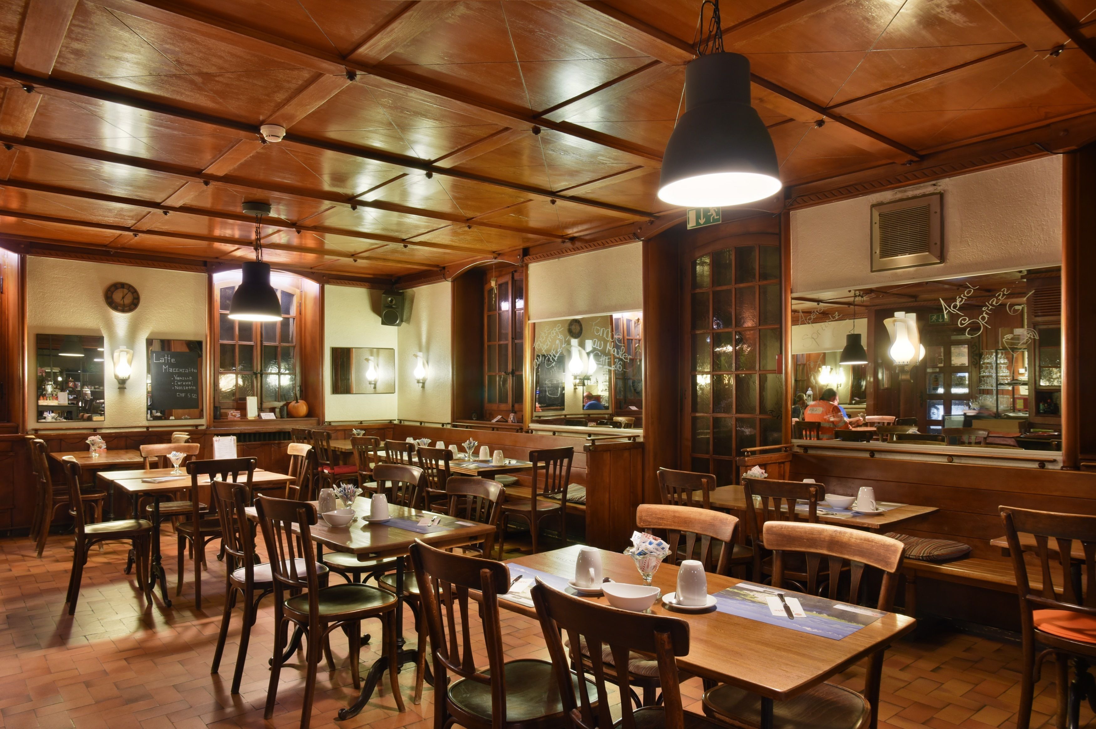 Daily buffet breakfast (CHF 15 per person)