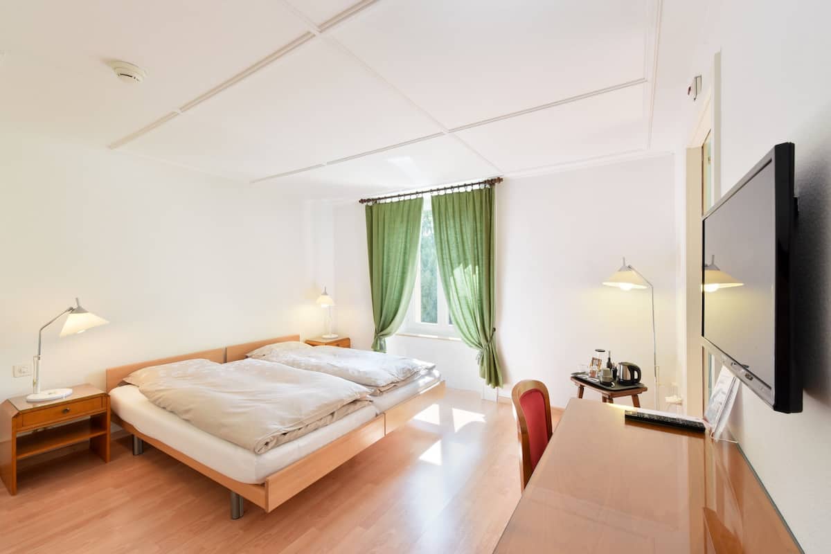 Family Room, 2 Bedrooms