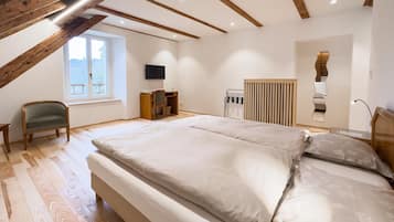 Kahden hengen huone (kaksi sÀnkyÀ) | TyöpöytÀ, ilmainen Wi-Fi, vuodevaatteet