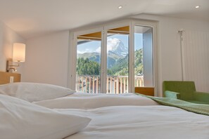In-room safe, soundproofing, free WiFi