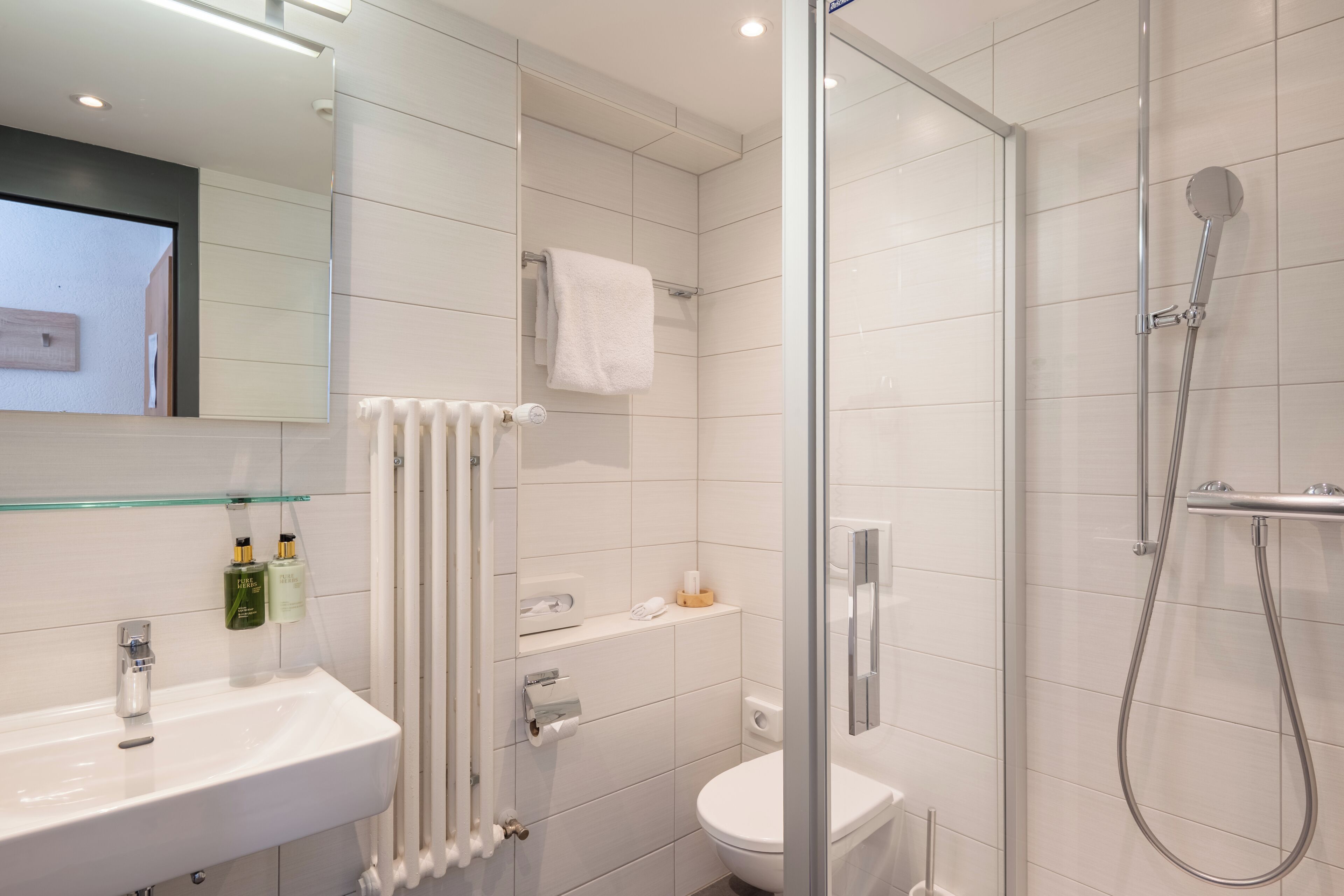 Chambre Simple Standard, vue montagne | Salle de bain