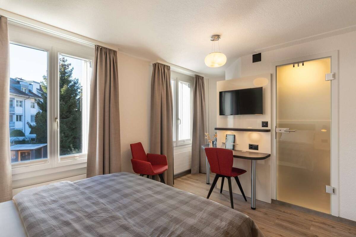 Petite Double Room | Premium bedding, pillowtop beds, minibar, in-room safe