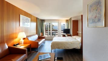 Suite Familiale, balcon, vue montagne | Vue de la chambre