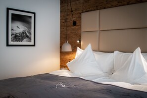 1 bedroom, premium bedding, minibar, in-room safe