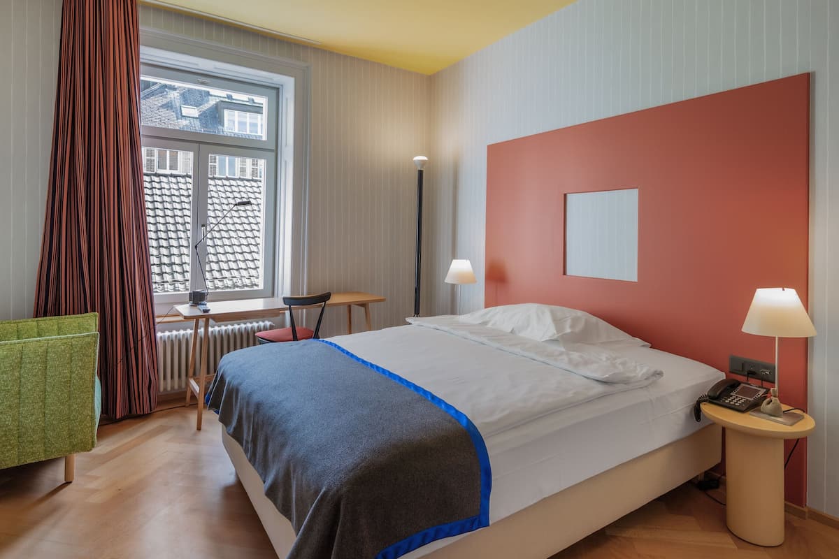 1 bedroom, hypo-allergenic bedding, in-room safe, individually decorated