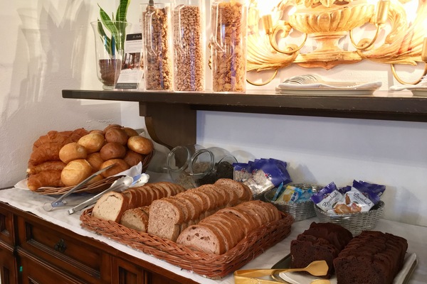 Desayuno buffet todos los días (con cargo)