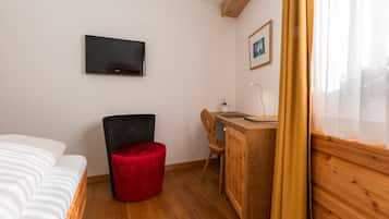 Ropa de cama de alta calidad, colchones con pillow-top y minibar