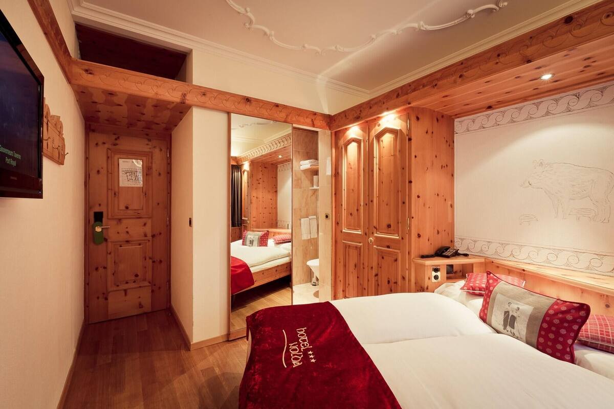 Premium bedding, pillowtop beds, minibar, in-room safe