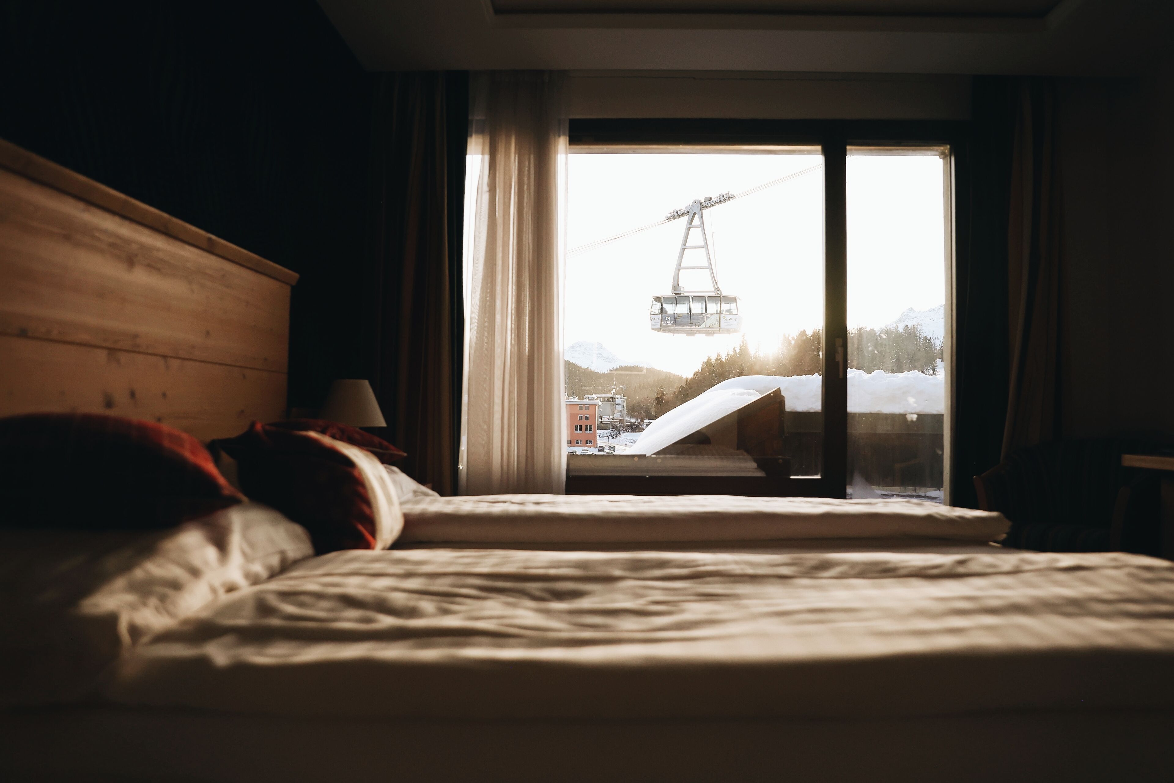 deluxe double room, 1 king bed | premium bedding, pillow-top beds, minibar, in-room safe