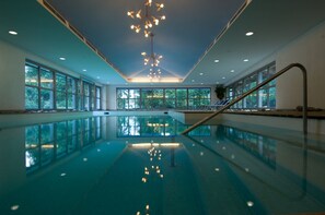 Pool - Hotel Alpine Lodge (Saanen)